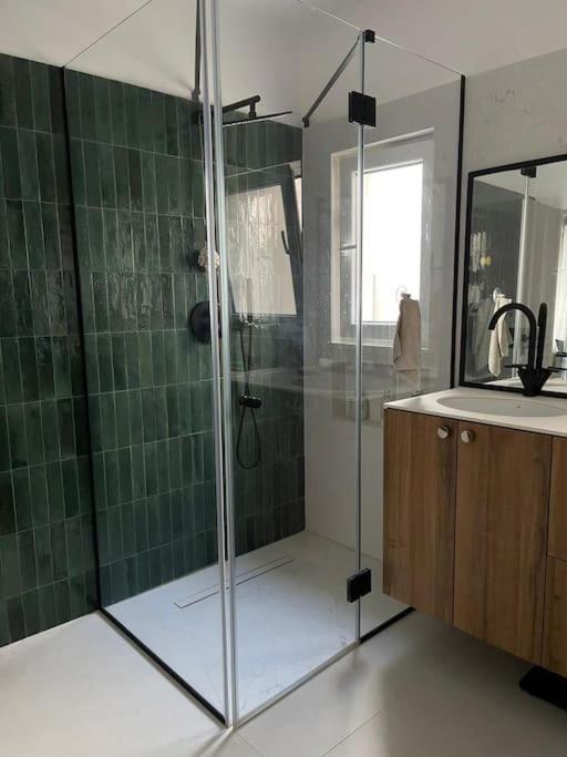 Stunning 1bd Flat With 50m2 Terrace In The Center Appartamento Bucarest